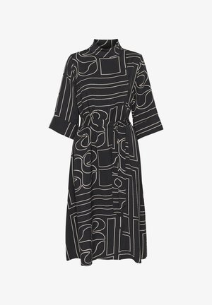 Crna haljina s visokim izrezom, rukavima do tri četvrtine i strukiranom djelom; ima kremaste apstraktne uzorke i remen za vezanje.