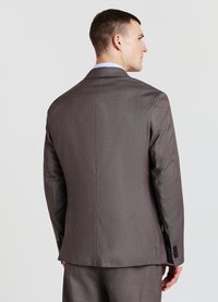 Grau Anzugjacke aus strukturiertem Stoff, mit einem Schlitz in der Mitte und kontrastierendem hellblauen Hemdkragen. Ausgestattet mit schwarzen Knopfdetails an den Ärmeln.