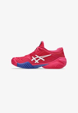 Helle rosa Sportschuhe mit weißen Akzenten, Obermaterial aus Mesh und texturierten Sohlen. Enthält einen blauen Bereich an der Außensohle für zusätzlichen Halt.