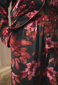 Next SET - Pidžaamad - black pink floral