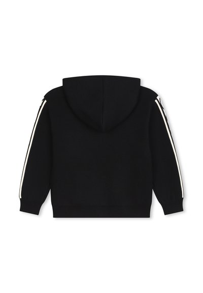 Felpa nera con cappuccio, caratterizzata da strisce laterali bianche, texture morbida, maniche lunghe e vestibilità classica. Progettata senza aperture frontali.