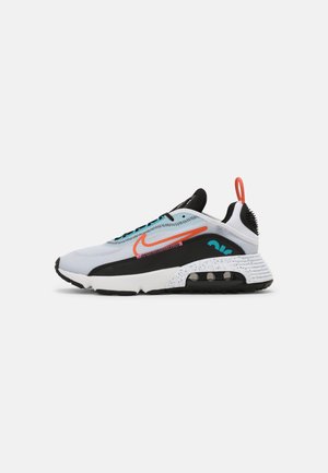 Sneakers - white