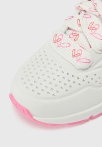 Thumbnail Image 6