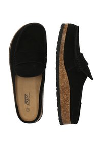 Schwarze Wildlederschlupfschuhe mit Korksohle, ausgestattet mit einer runden Zehenpartie und einer gesteppten Akzentuierung im Obermaterial. Ergonomisches Fußbett inklusive.