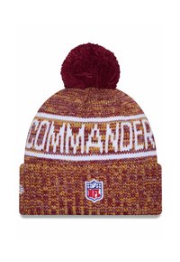 Bordeauxroter Strickbeanie mit runder Bommel oben, ausgestattet mit "COMMANDERS" in Weiß, wechselnden strukturierten Mustern und einem NFL-Logopatch.