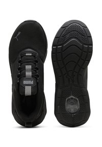 Schwarze Sportschuhe mit Mesh-Obermaterial, strukturiertem Gummisohle und grauen Akzenten. Verfügt über ein Schnürsystem und das PUMA-Logo auf der Zunge.
