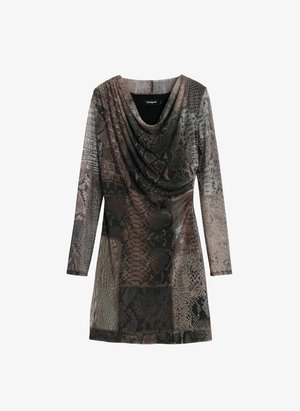 Pikad varrukad, kahetooniline madu mustriga kleit pruunides ja mustades toonides, millel on langev kaelus ja erinevad tekstuurilised trükised.