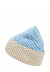 Strickmütze, oberer Abschnitt hellblau mit geripptem, crèmefarbenem unteren Teil, spitze Krone, weiche Textur, mittelschweres Material, lässiges Design.