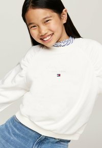 Tommy Hilfiger LOGO RELAXED - Sudadera - ancient white