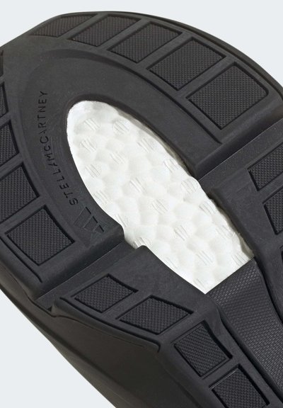 adidas by Stella McCartney ADIDAS BY STELLA MCCARTNEY SPORTSWEAR SHOE - Hardloopschoenen voor op de weg - core black   cloud white   core black
