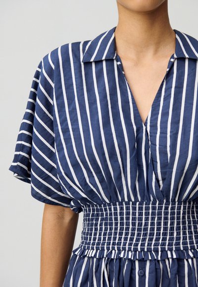 Claudie Pierlot REMINE - Vestito casual - bicolore