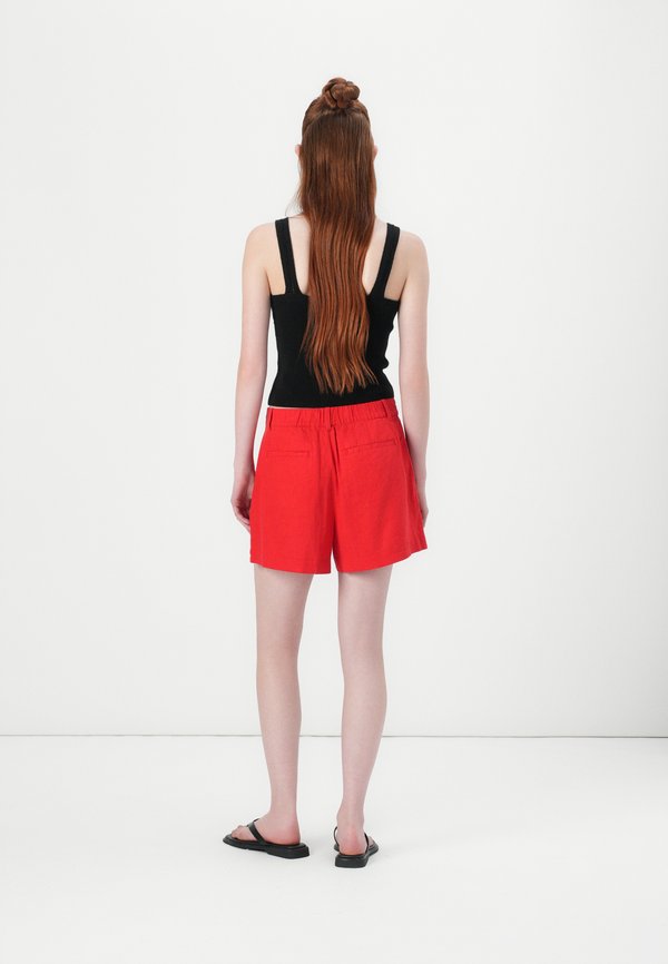 PLEATED SHORT - Shorts - tomato sauce3