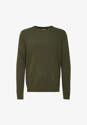 Olive roheline kudum, millel on pikad varrukad ja ümar kaelus. Omab soonikuid mansete ja helkuri äärest, sileda tekstuuri ja klassikalist lõike.