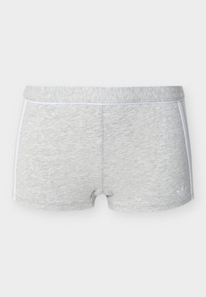 Ανοιχτό γκρι παντελόνι σορτς με ελαφρύ εφέ μάρμαρου, λευκή επένδυση στις πλευρές και μικρό λογότυπο Adidas στο κάτω δεξί τελείωμα.