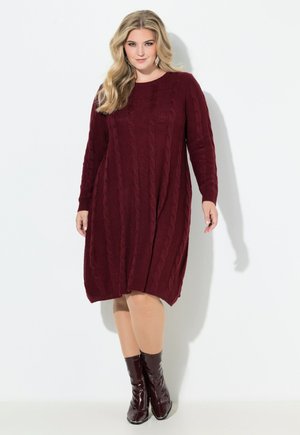 ZOPFMUSTER LANGARM - Stickad klänning - dark claret