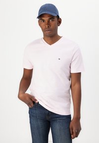 Tommy Hilfiger ESSENTIAL V NECK - Basic T-shirt - light pink
