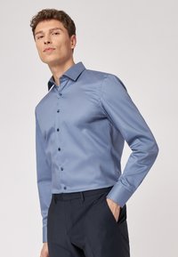 ROY ROBSON REGULAR FIT - Zakelijk overhemd - blau