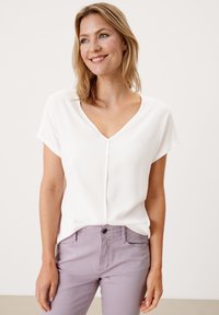 s.Oliver MET EEN LOOSE FIT - T-shirt print - off white