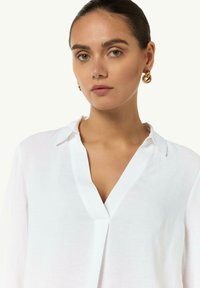 comma Blouse - weiß