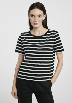 - T-shirt z nadrukiem