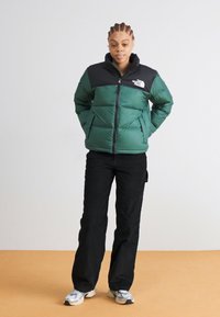 The North Face 1996 RETRO NUPTSE JACKET - Untuvatakki - evergreen