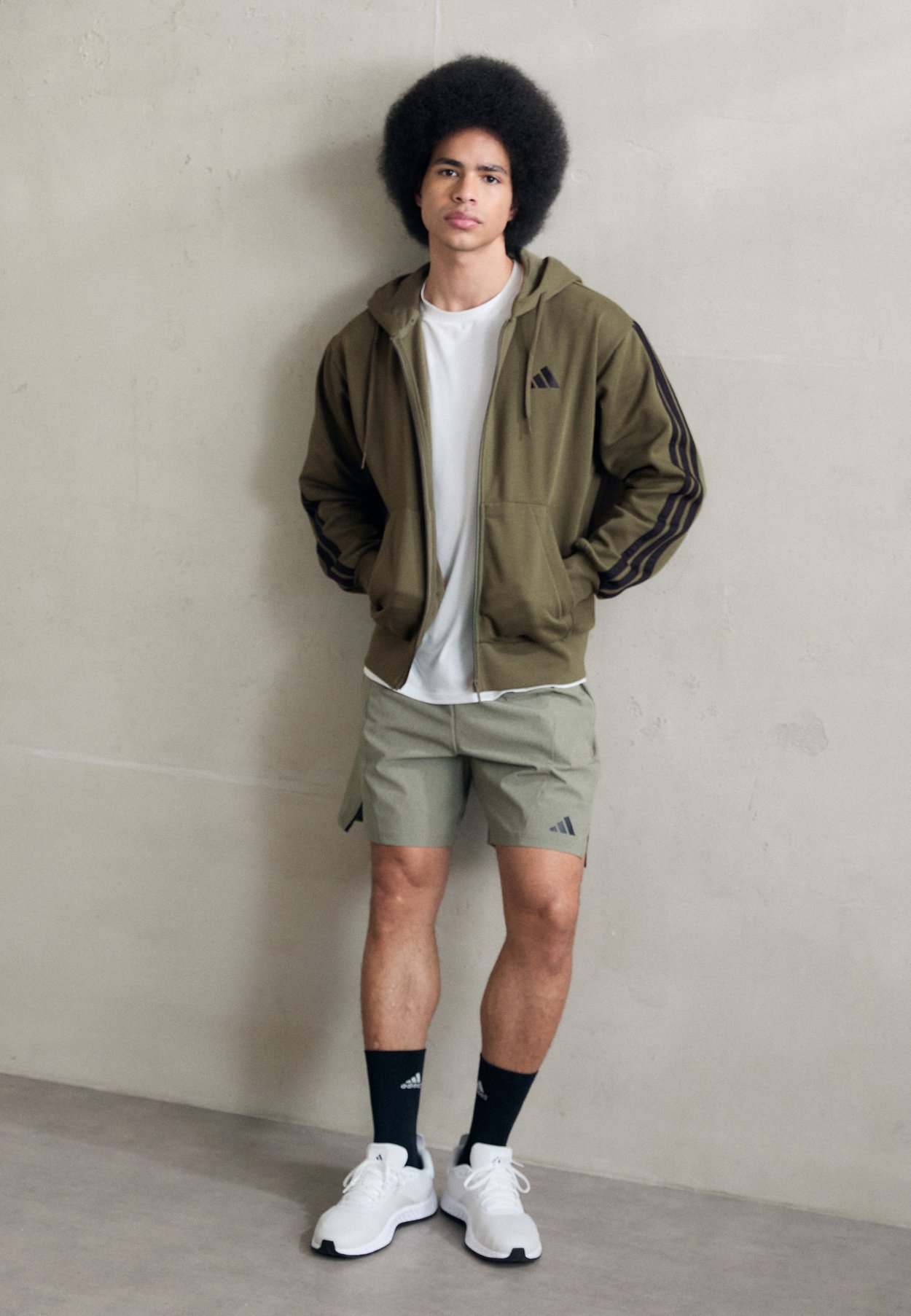 ESSENTIALS THREE STRIPES FLEECE