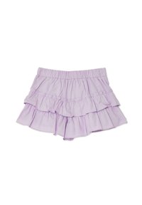 Pantaloni corti a balze di colore viola chiaro con cintura elasticizzata, caratterizzati da tre strati di tessuto arricciato e una texture liscia e morbida.