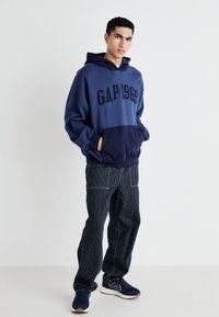 GAP Φούτερ - night sky