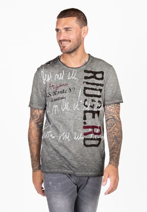 - T-shirt z nadrukiem