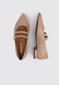 Sandra Fontán BAIX - Bailarinas con hebilla - beige