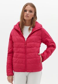 OXXO - QUILTED CROP PUFFER - Talvitakki - love potion Pienoiskuva 1