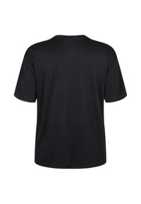 T-shirt nera a maniche corte mostrata da dietro con colletto tondo e vestibilità normale su uno sfondo bianco.