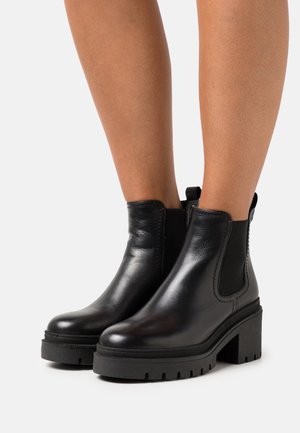 Tamaris Botki na platformie