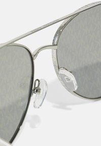Michael Kors ARCHES - Päikeseprillid - silver-coloured
