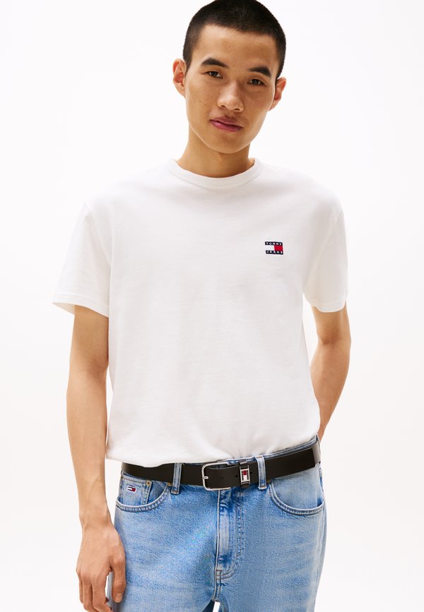 BADGE TEE - Basic T-shirt - ecru