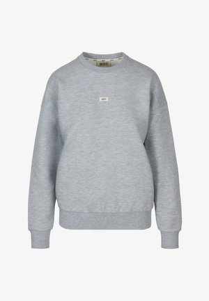 Jasnoszara bluza z okrągłym dekoltem, z prążkowanymi mankietami i dołem, małe logo "BIZUU" na środku klatki piersiowej i na wewnętrznej stronie kołnierza.