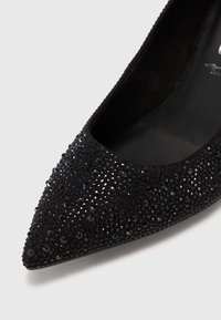 Tamaris Klassikalised kontsakingad - black uni