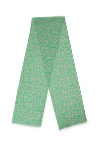 Bufanda floral verde con una textura suave, patrones intrincados en rosa claro y bordes con flecos, creando un accesorio delicado y ligero.