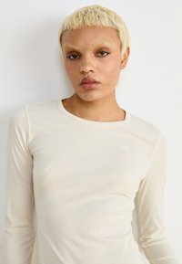 New Balance MICRO LONG SLEEVE - Μπλούζα με μακριά μανίκια - linen