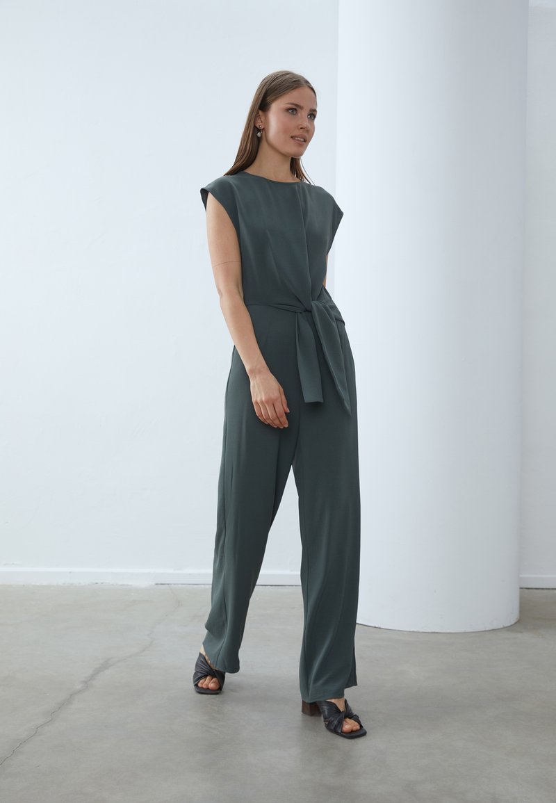 ANNA JUMPSUIT