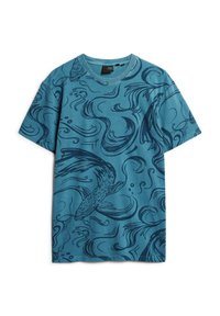 Camiseta de algodón de manga corta en color teal con un patrón de espirales azules y peces, cuello redondeado y un diseño de corte relajado.