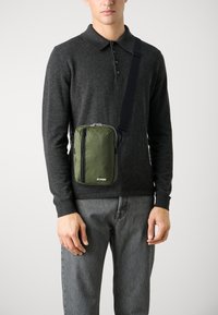 K-Way BARBITON UNISEX - Torba čez telo - green cypress