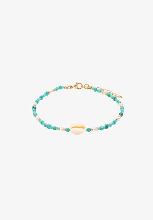 Delikatna bransoletka z turkusowymi i białymi koralikami, złotymi akcentami, centralnym białym wisiorkiem w kształcie muszli oraz złotym zapięciem typu lobster z regulowanym łańcuszkiem.