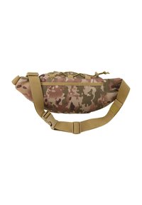 Borsello camuffato in tonalità di marrone e verde, realizzato in tessuto resistente, con una larga tracolla regolabile e chiusura a fibbia.