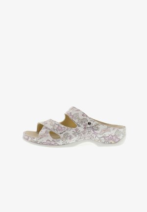 Weiße Blumen-Sandalen mit doppelten verstellbaren Riemen, strukturiertem Obermaterial, gepolstertem Fußbett und einer leicht erhöhten Gummisohle.