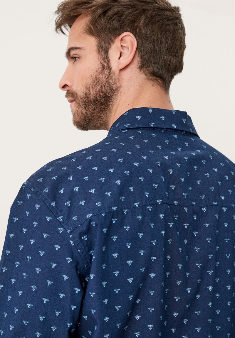 Herren Freizeithemden | s.Oliver RELAXED Hemd dark blue aop/dunkelblau - EV89456 Herren Freizeithemden | s.Oliver RELAXED Hemd dark blue aop/dunkelblau - EV89456