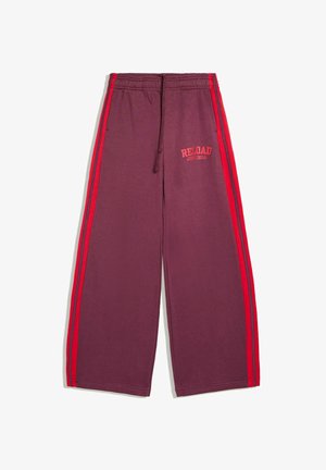 Bershka, WIDE-LEG EMBROIDERED PLUSH - TROUSERS - Trainingsbroek - bordeaux