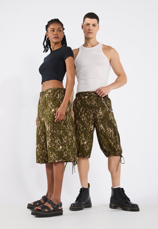 UNISEX - Shorts - olive4