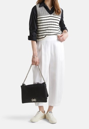 Spodnie materiałowe