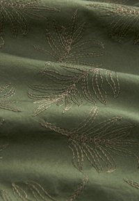 Next TEXTURED EMBROIDERED SHORT SLEEVE CUBAN COLLAR REGULAR FIT - Krekls - green